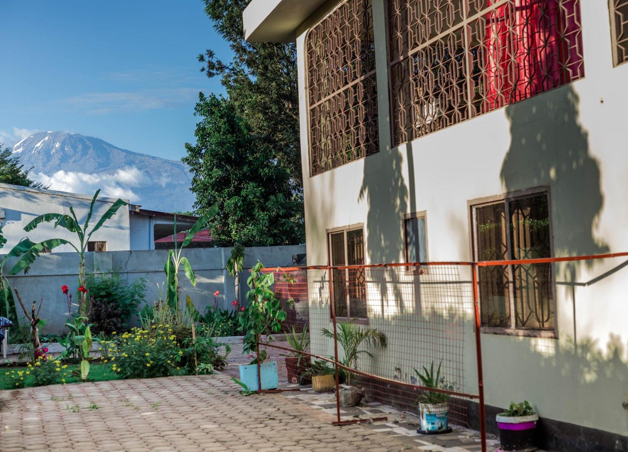 Kilimanjaro Summit Lodge โมชิ ภายนอก รูปภาพ