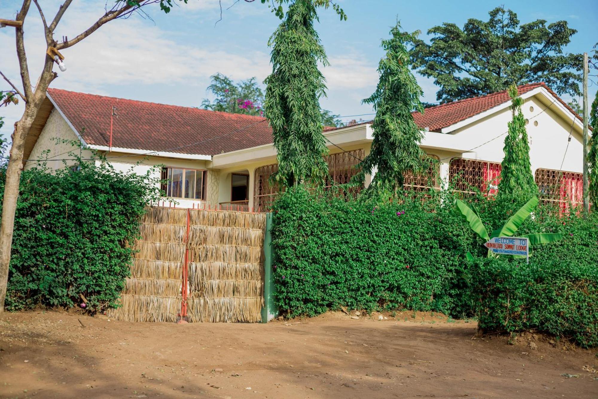 Kilimanjaro Summit Lodge โมชิ ภายนอก รูปภาพ