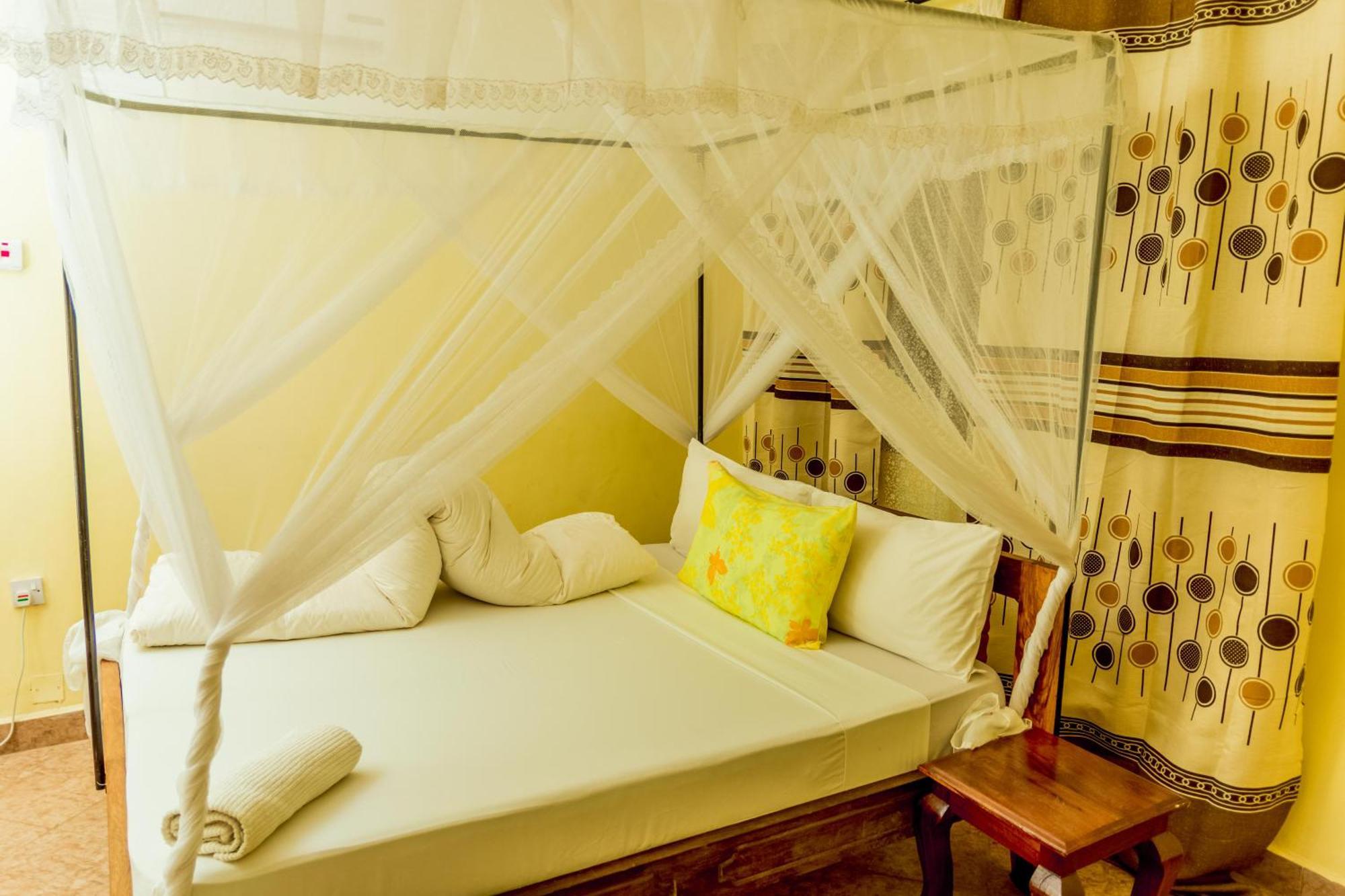 Kilimanjaro Summit Lodge โมชิ ภายนอก รูปภาพ